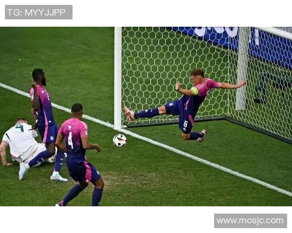 足球明星清晨日常揭秘从起床到训练的精彩瞬间 足球明星清晨日常揭秘从起床到训练的精彩瞬间