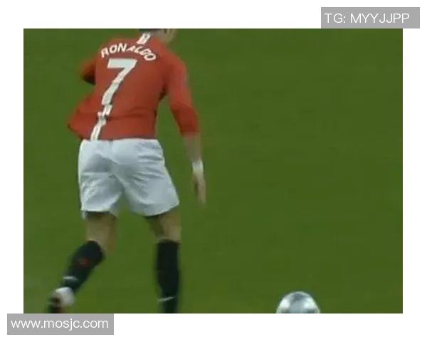 足球明星过人技巧揭秘提升你的球场表现与个人魅力 足球明星过人技巧揭秘提升你的球场表现与个人魅力